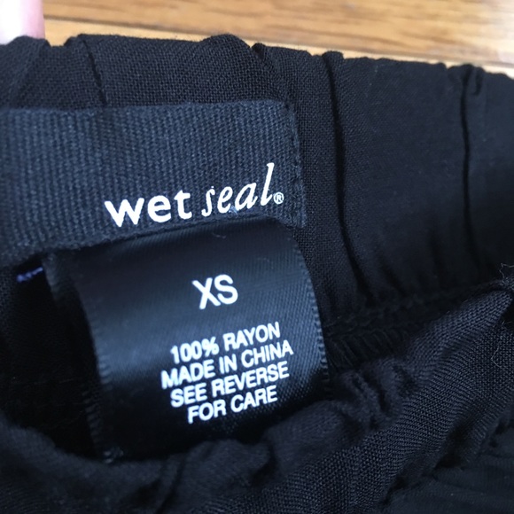 Women’s Shorts - Picture 2 of 4